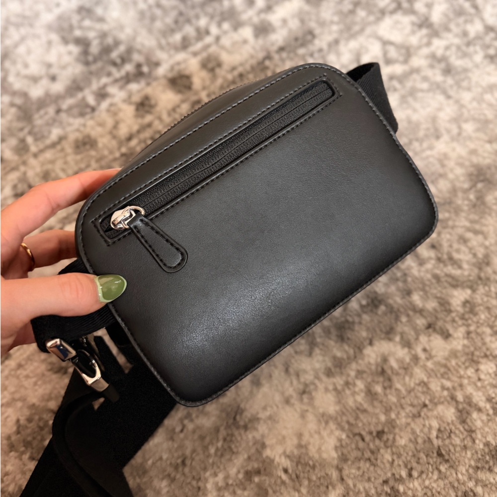 NWOT lululemon athletica leather Black Belt Bag - Picture 3 of 3